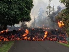 Red alert issued as Hawaii volcano spews ash cloud and 'vog'