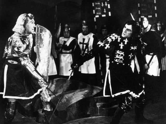 Ralph Richardson as the Earl of Richmond and Laurence Olivier as Richard III crossing swords at the Old Vic in 1944