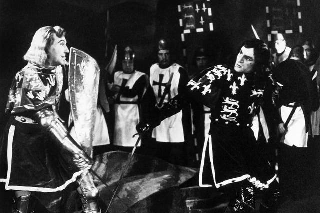 Ralph Richardson as the Earl of Richmond and Laurence Olivier as Richard III crossing swords at the Old Vic in 1944