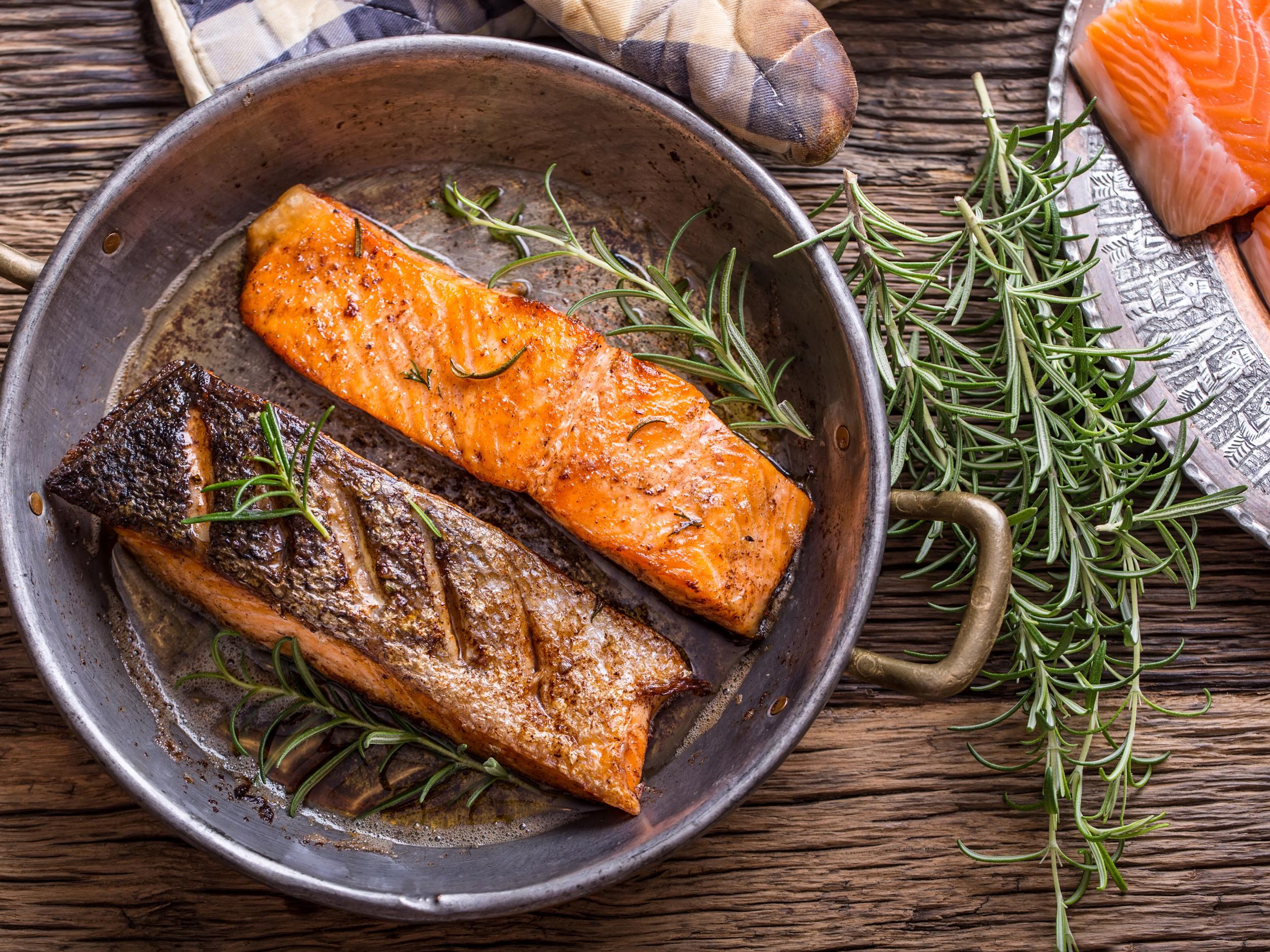 Eating oily fish can improve joint function