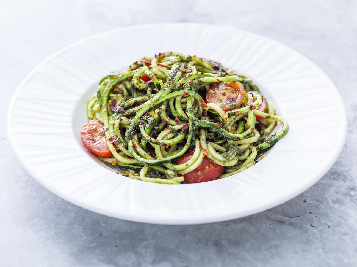 How to make pesto and chilli courgetti | The Independent | The Independent