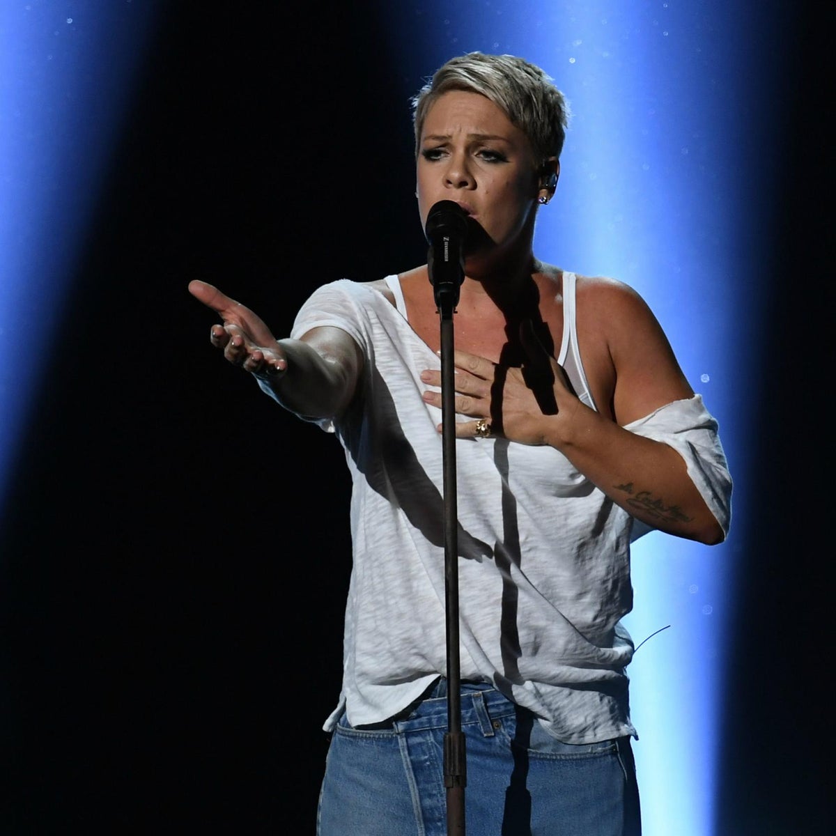 Pink left speechless after inviting 12-year-old to sing at concert | The Independent | The Independent
