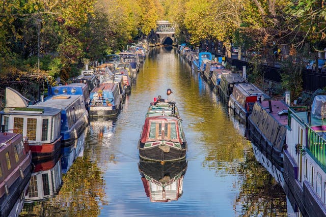 An estimated ten per cent of London's canal boat community use some type of composting toilet
