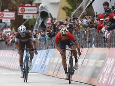 Yates extends overall Giro d’Italia lead on terrible day for Chaves