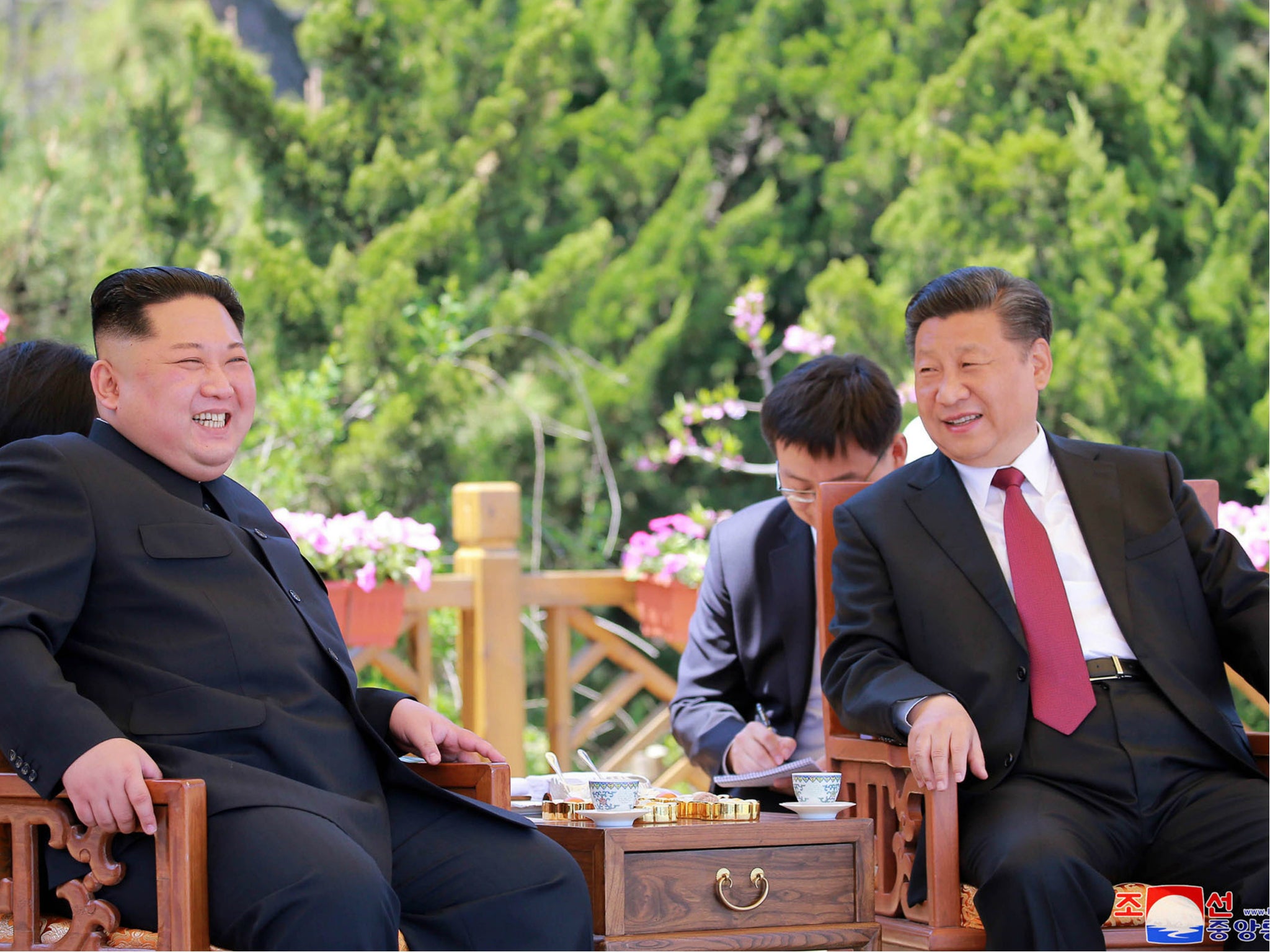 North Korean leader Kim Jong-un meets Chinese President Xi Jinping in Dalian, China, on 8 May 2018