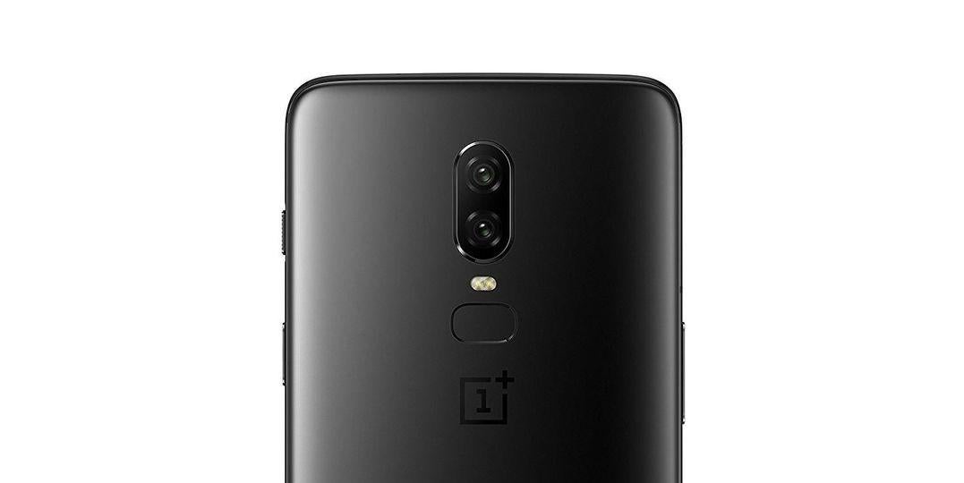 The OnePlus 6 features a 20 megapixel dual-lens camera and a Qualcomm Snapdragon 845 processor