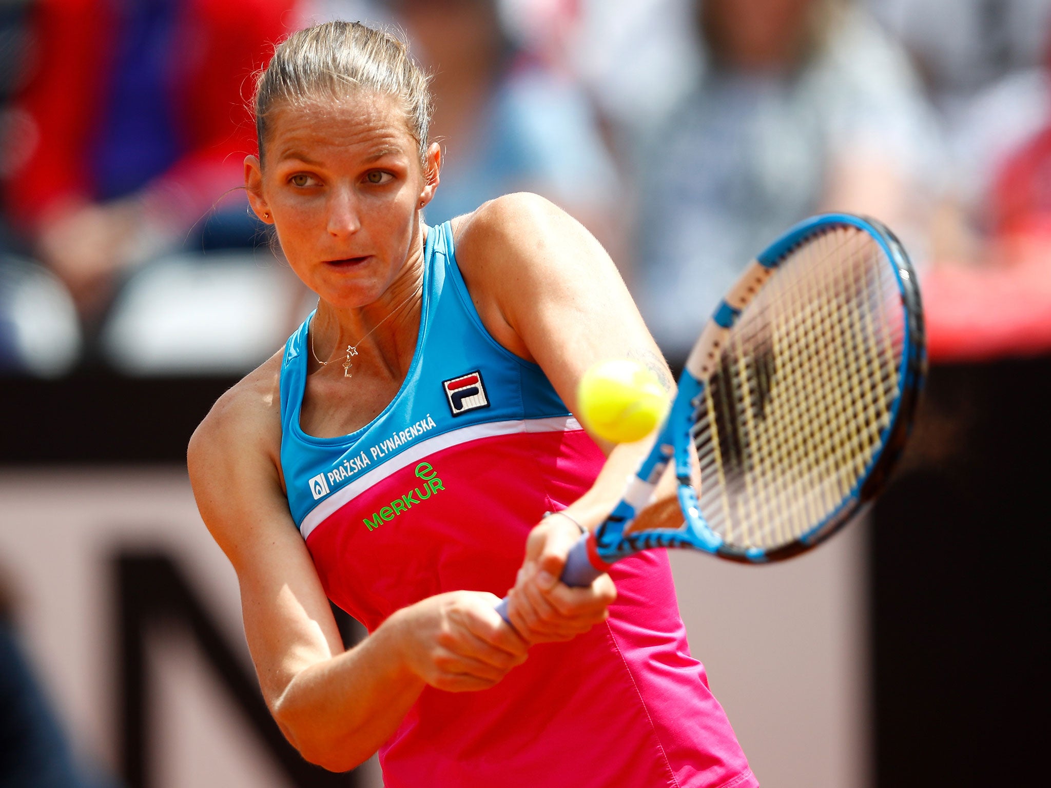 karolina pliskova racket