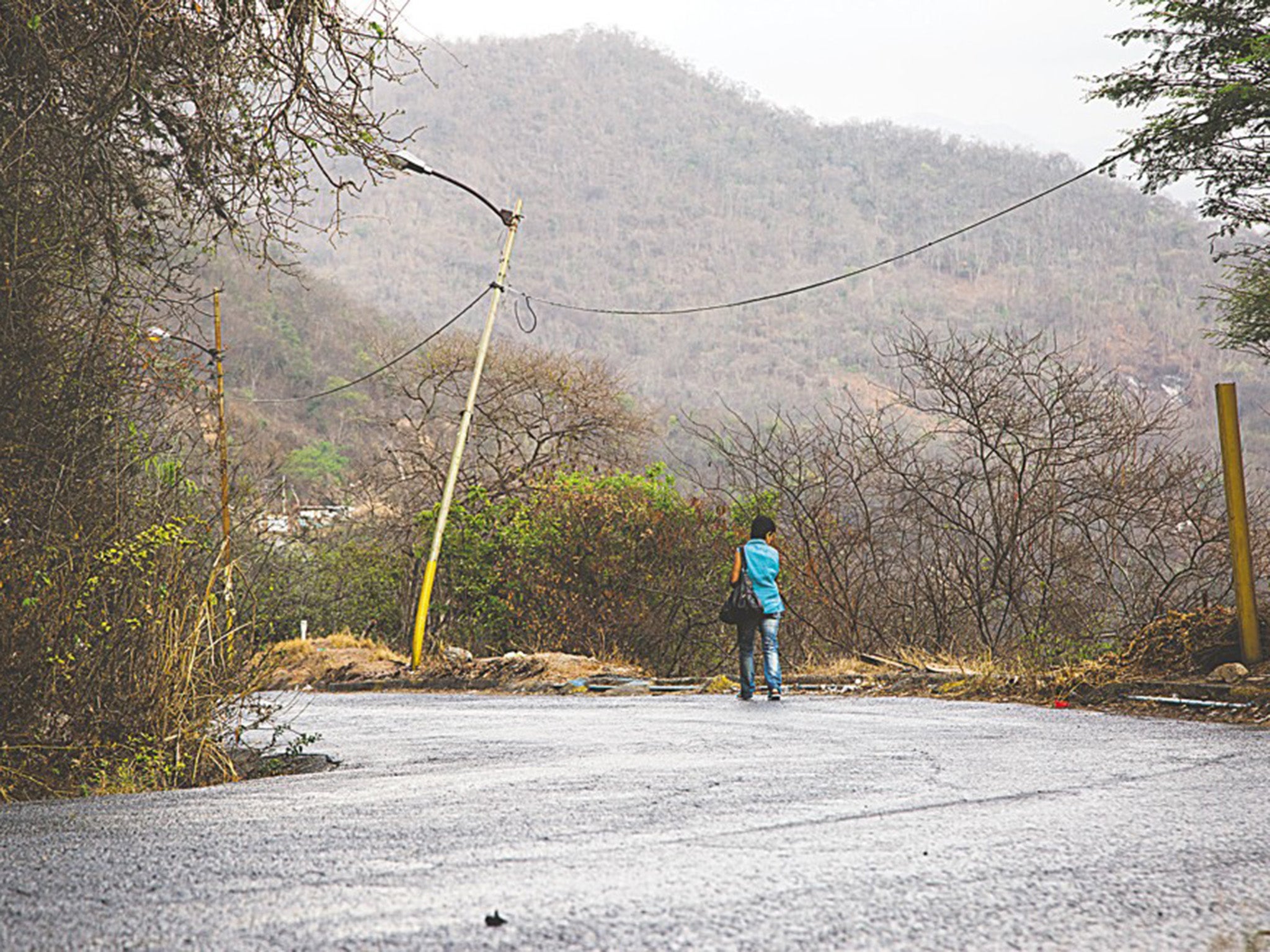 Buses have become scarce along a Guarenas road