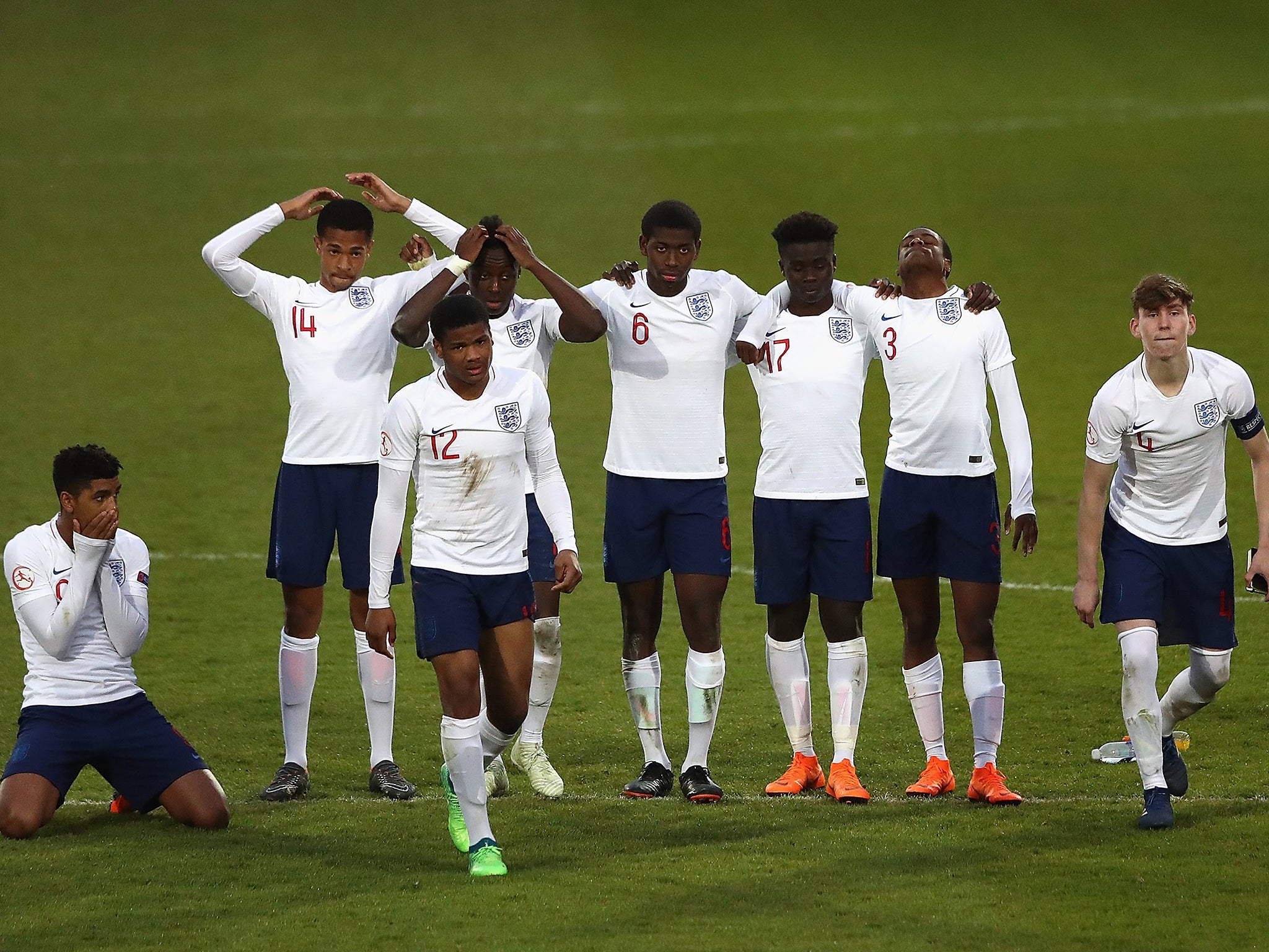England were knocked out of the European Under-17s Championship semi-finals in a penalty shootout