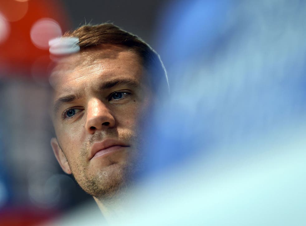 Manuel Neuer started training with Bayern this week