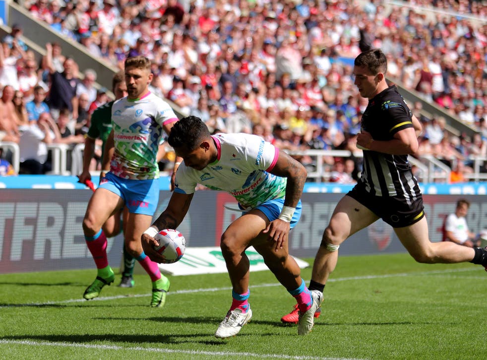 Ben Barba touches down for St Helens