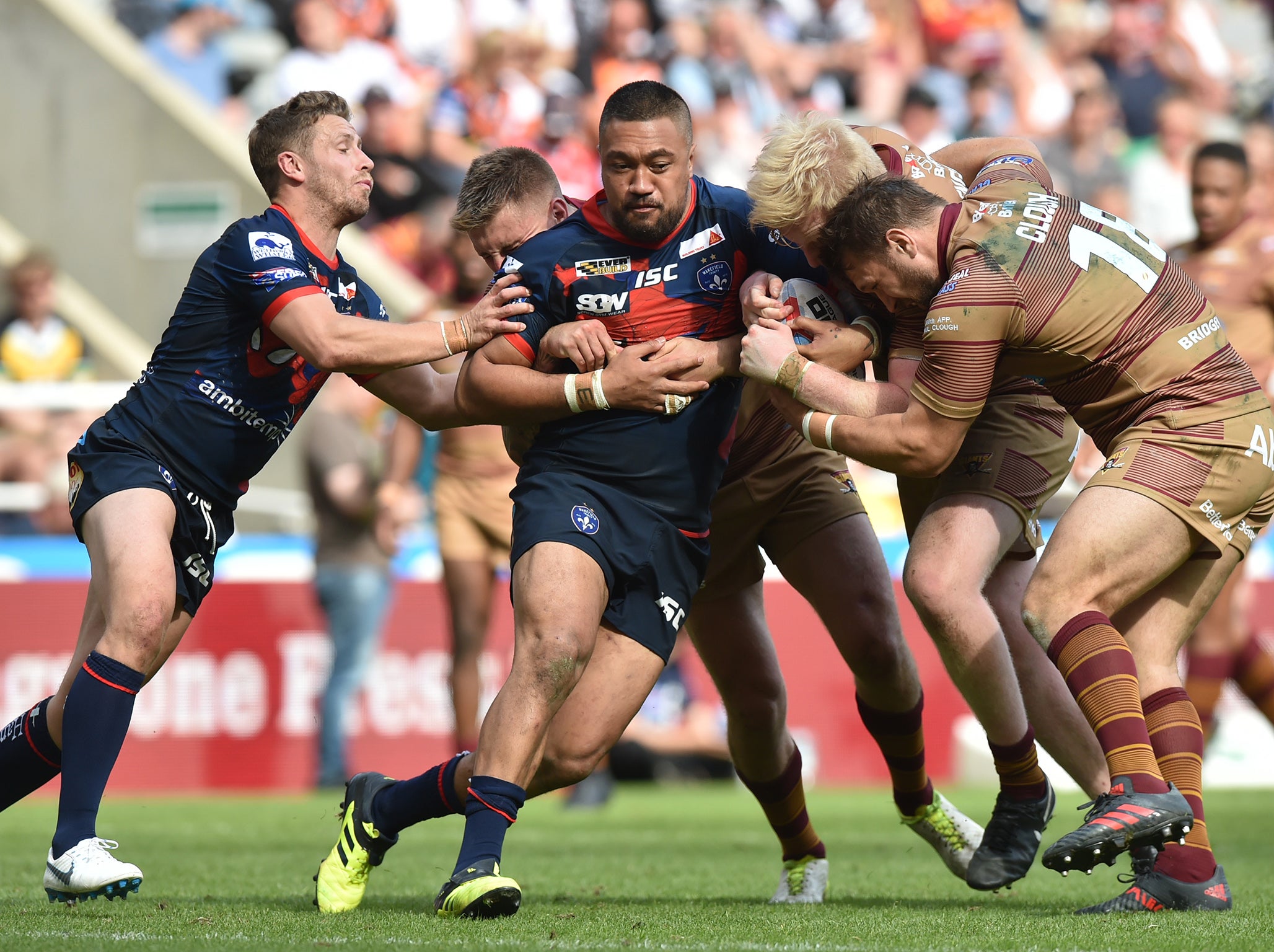 David Fifita carries the ball through midfield