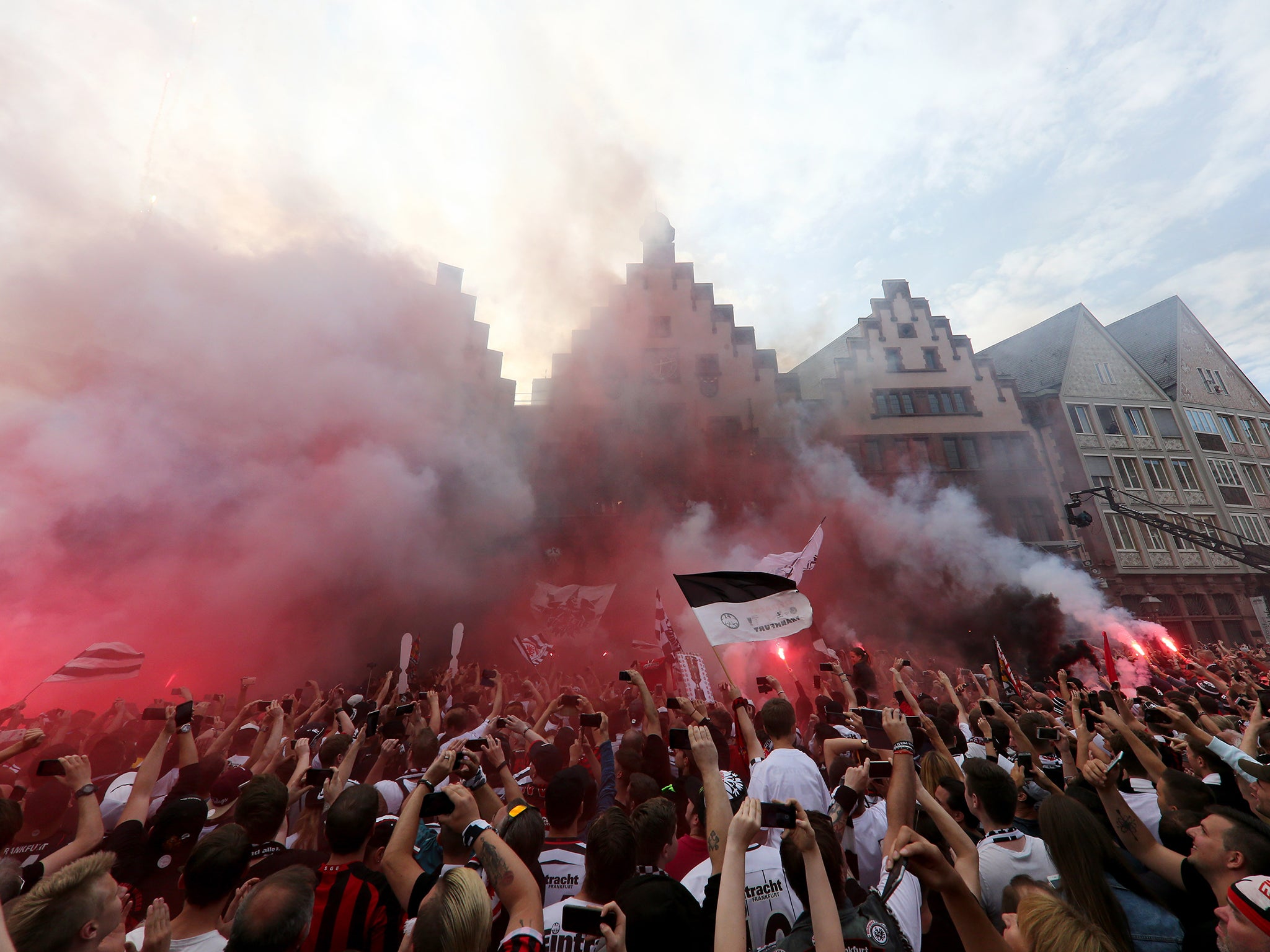 The victory clinched Frankfurt's fifth German Cup victory