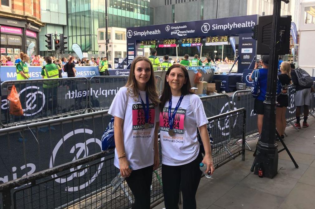 &#13;
Chloe Aitken and her mother, Alison, at the Great Manchester Run &#13;