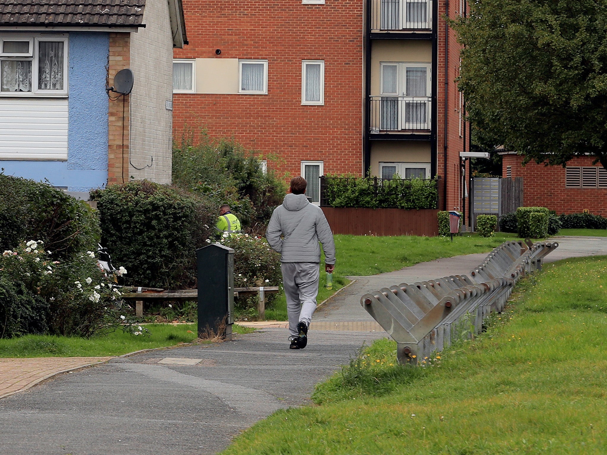 Related video: Universal credit waiting period cut by one week in Hammond U-turn on flagship benefits policy