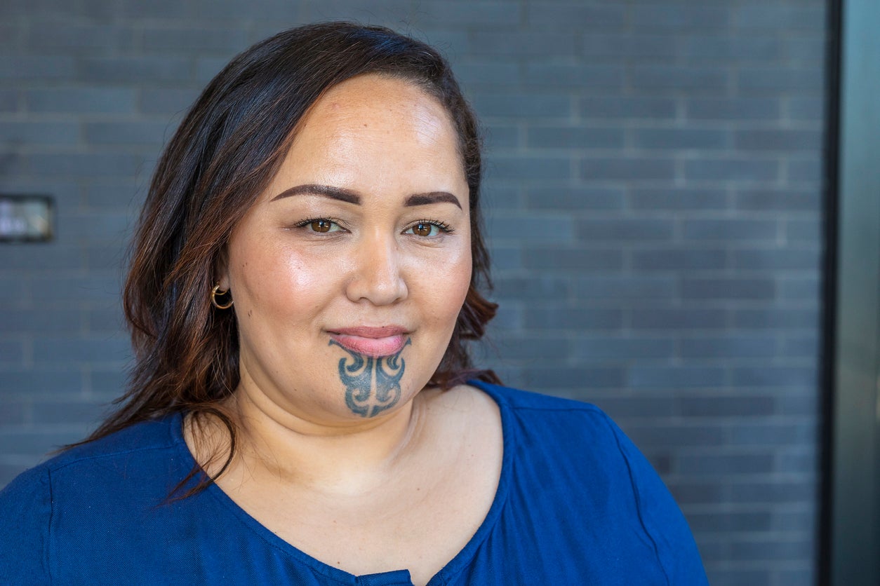 Traditional Māori Female Face Tattoo - wide 7