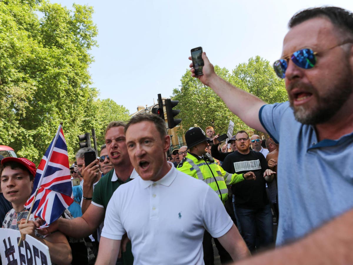 Hundreds demonstrate in Downing Street after far-right figure Tommy Robinson arrested