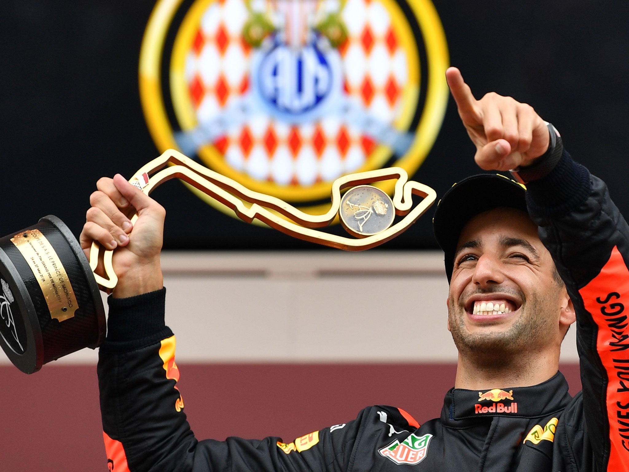 Daniel Ricciardo contract talks on hold as Red Bull deliberate over ...