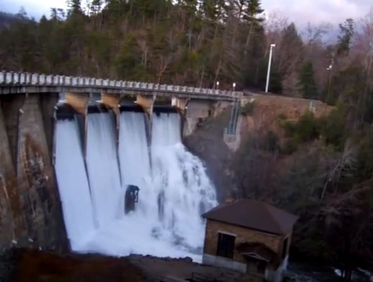 Storm Alberto: Thousands evacuated after mudslides leave North Carolina