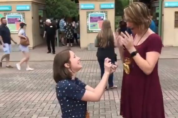 Becky McCabe proposes to her girlfriend Jessa Gillaspie