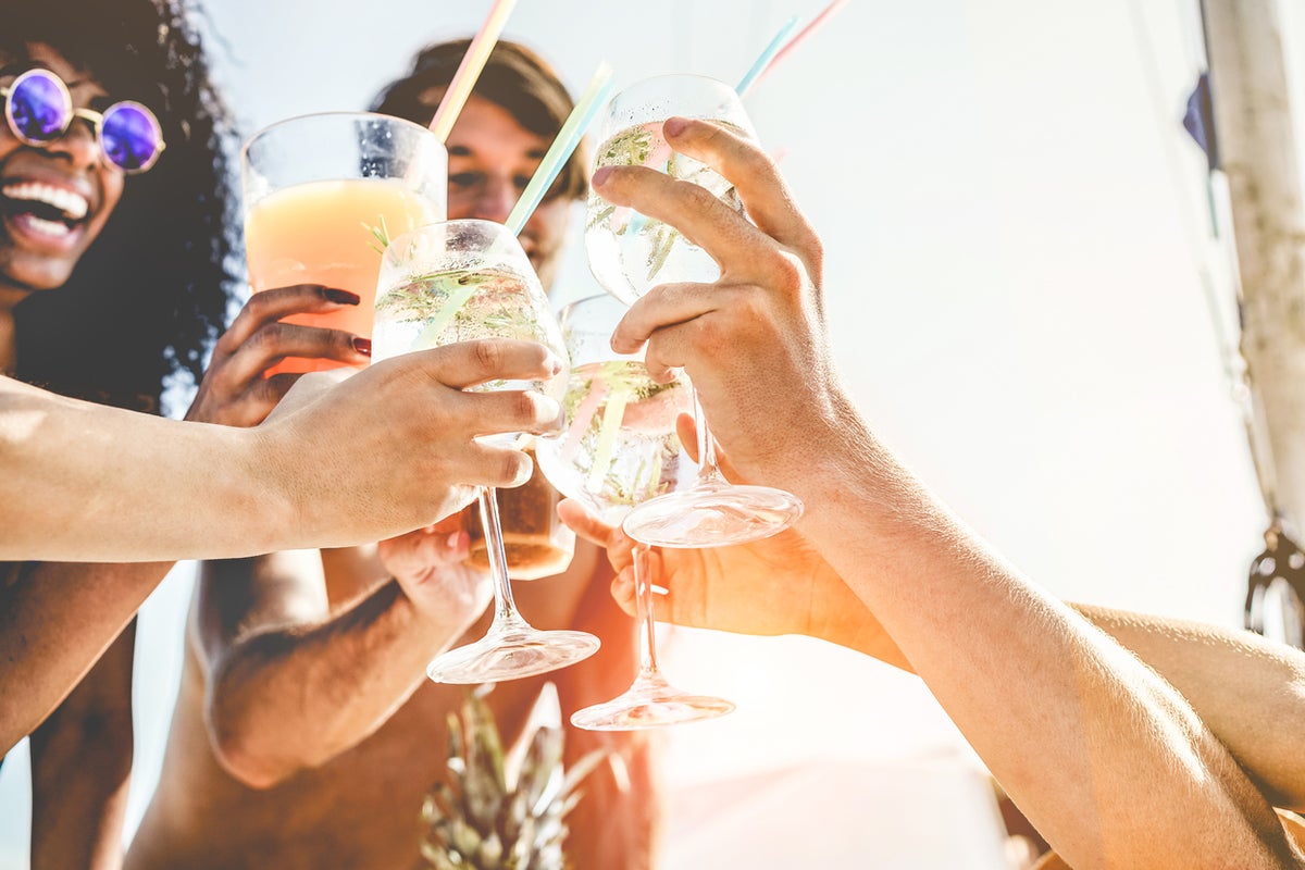 The hidden health dangers of drinking alcohol in the sun