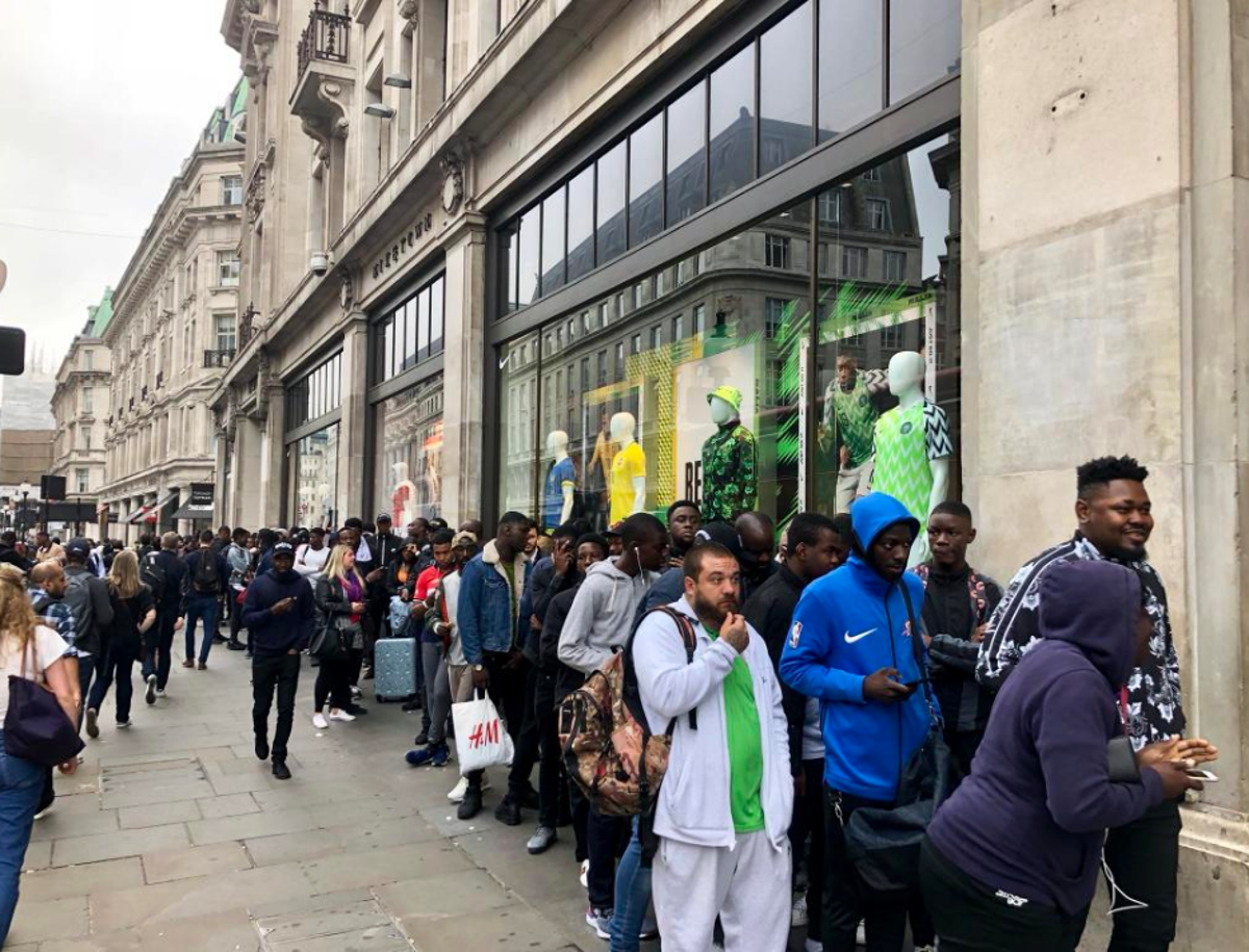 Nueve sombrero Mucho bien bueno Nigeria World Cup 2018 kit: Home Nike shirt sold out in minutes as fans  queue around the block | The Independent | The Independent