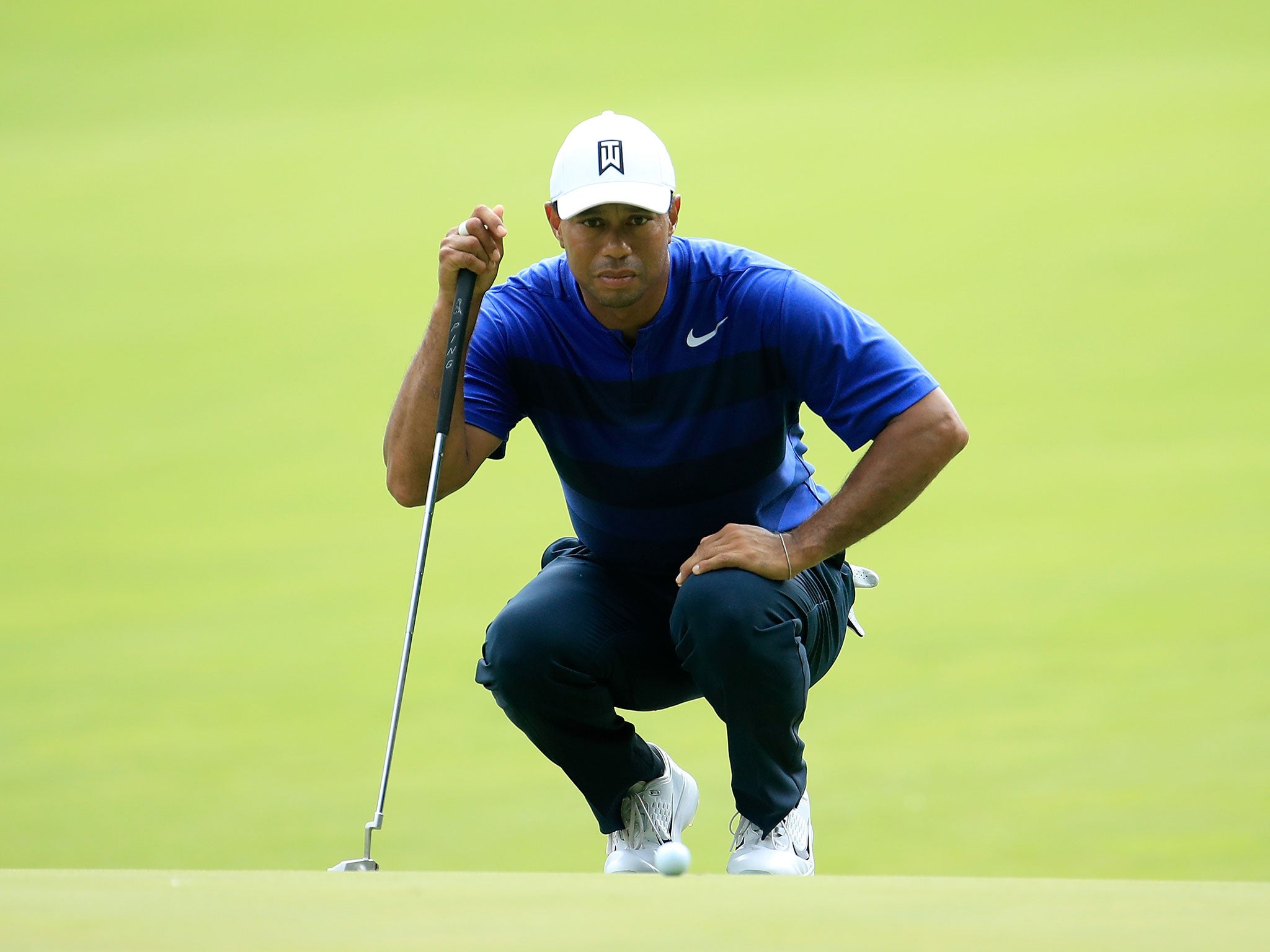 Woods moved into contention on Friday
