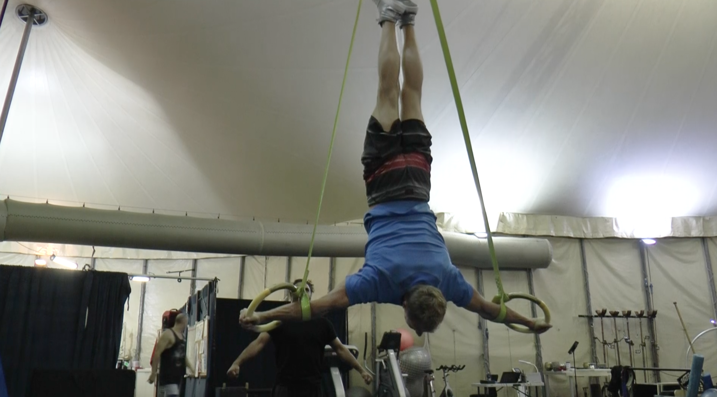 Acrobat Vladimir Novotny on the rings