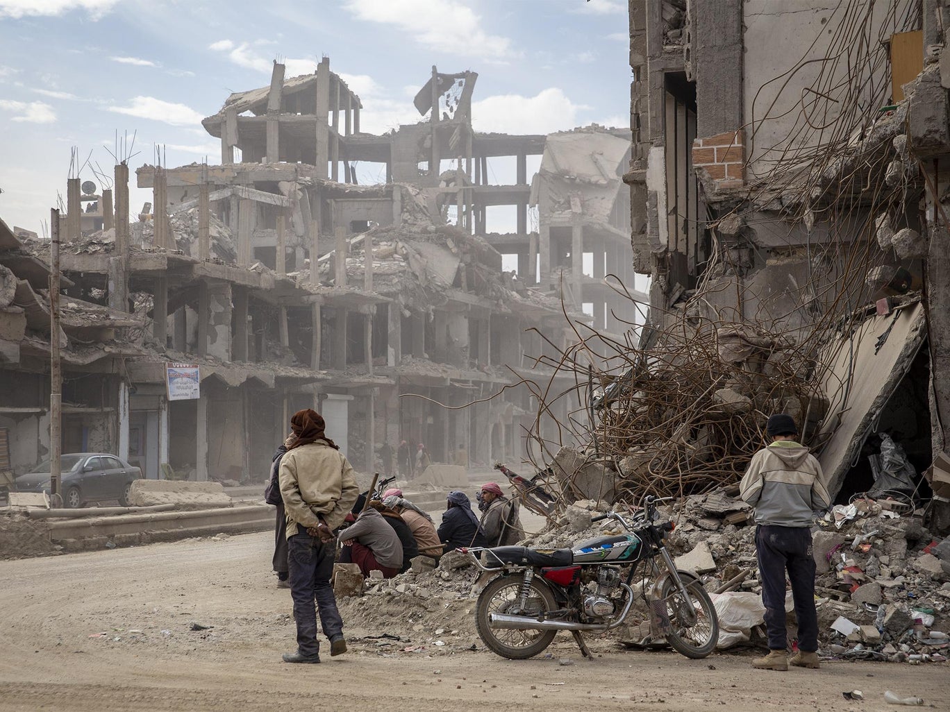 مأساةٌ جديدة في الرقة.. مقبرة لأجنة الأطفال تروي أبشع القصص