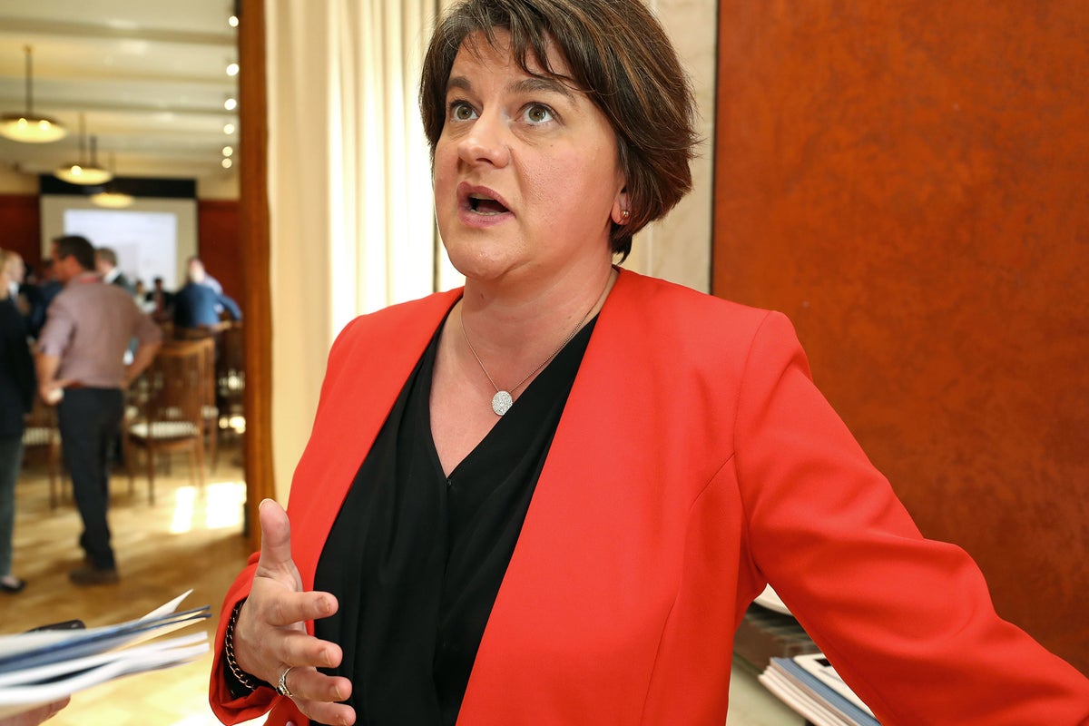 DUP leader threatens to withdraw support for Theresa May on Brexit customs plans