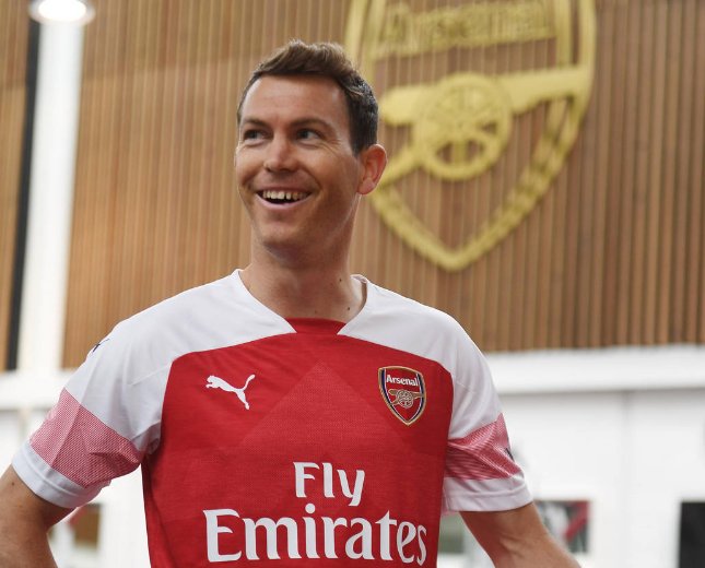 Stephan Lichtsteiner has sealed a move to the Emirates