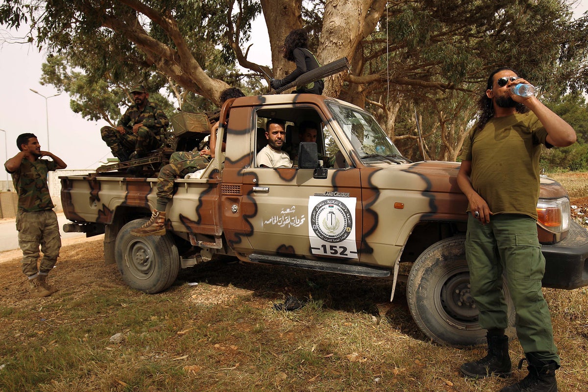 Battle for Libyan city of Derna, where 125,000 people face ...