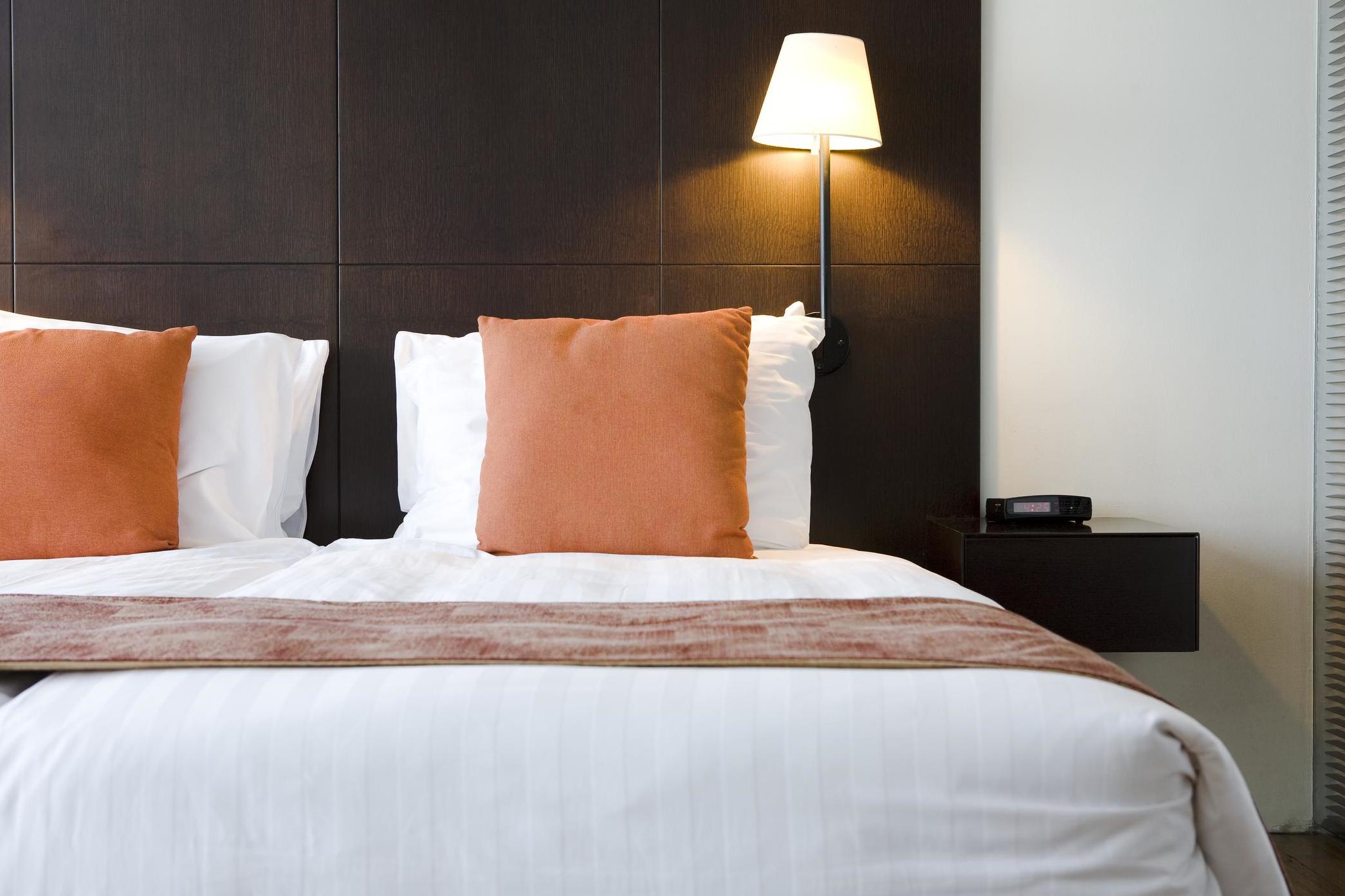 How To Tell If There Are Bed Bugs In Your Hotel Room The