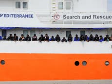 Italy shuts ports to rescue boat carrying hundreds of migrants
