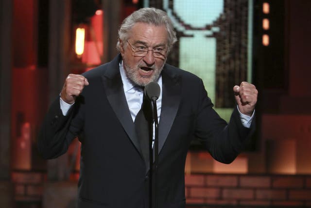 Robert De Niro raised both fists while insulting Trump