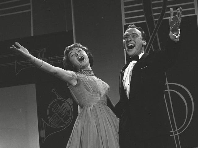 Pearl Carr and Teddy Johnson perform on the ‘Morecambe and Wise’ TV series in 1962