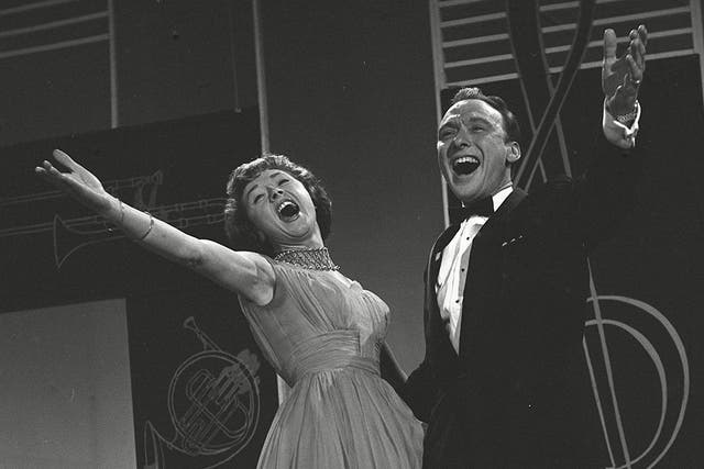 Pearl Carr and Teddy Johnson perform on the ‘Morecambe and Wise’ TV series in 1962