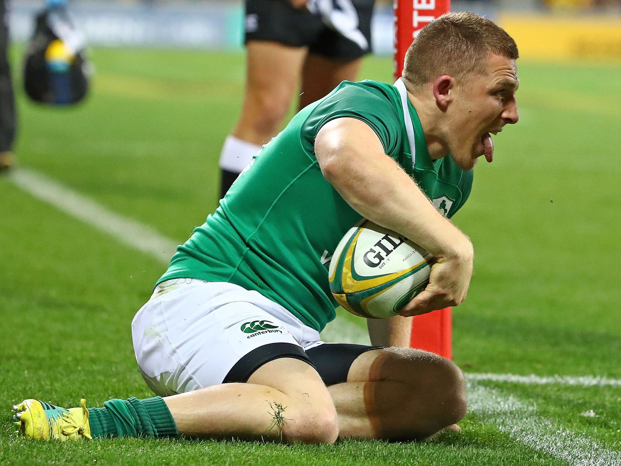 Andrew Conway scores a try for Ireland