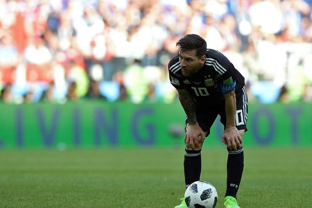 Messi missed the chance to give Argentina victory against Iceland 