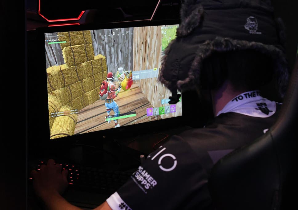 Fortnite Battle Royale Exposes Children To Scams That Could Also - a gamer plays fortnite against twitch streamer and professional gamer tyler ninja