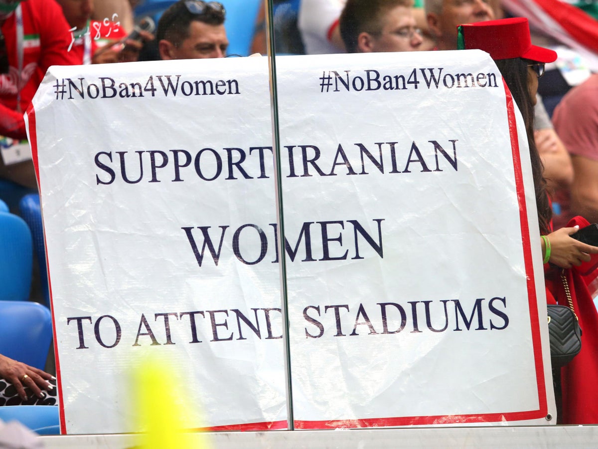 2022 World Cup should ban Iran in support of women and protesters