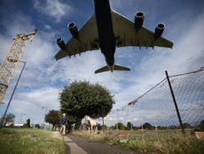 Transport secretary dismisses Heathrow climate change warning