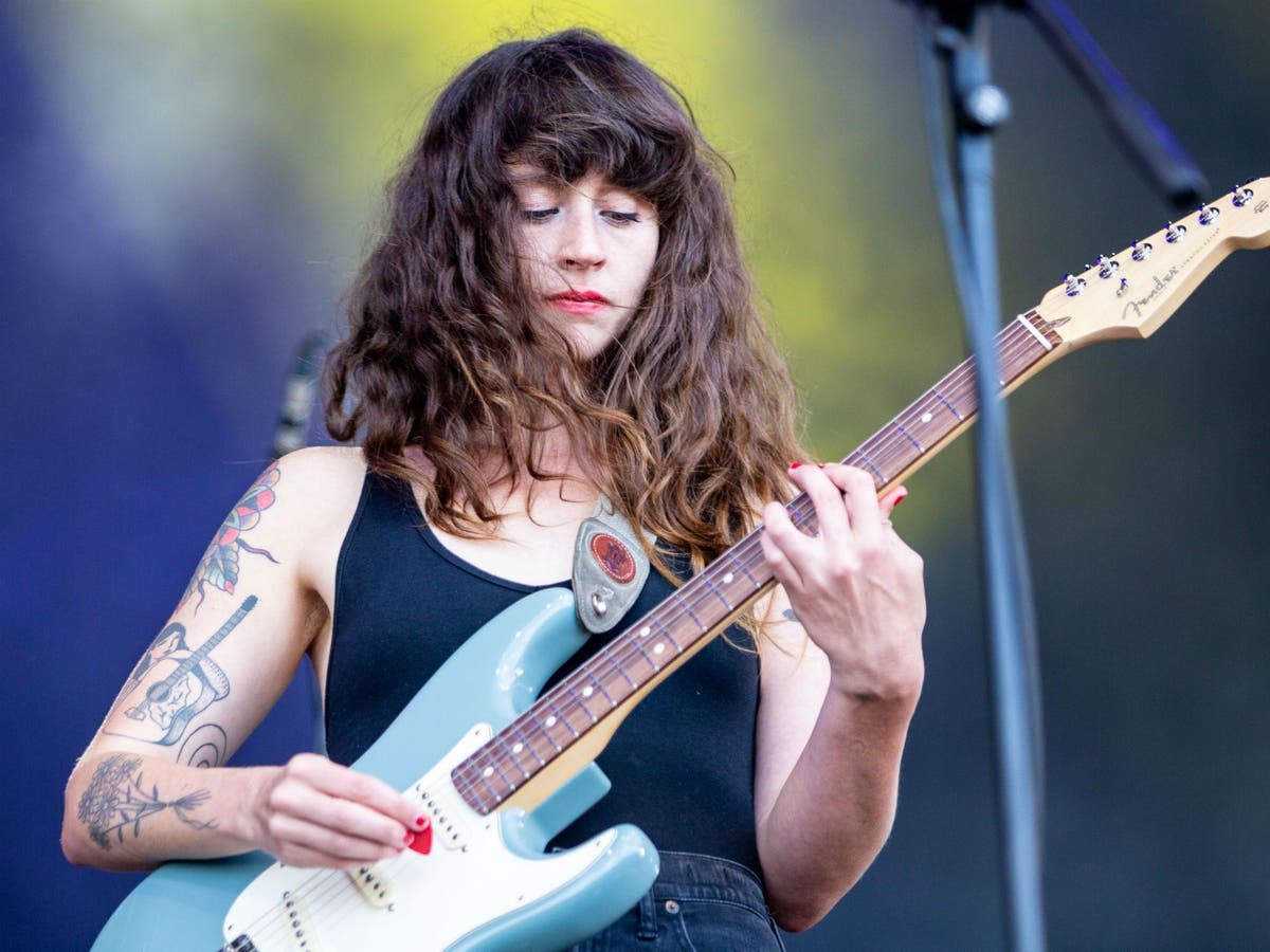 Waxahatchee Review Band On The Wall Manchester Carefully Honed Set Ranges From Breezy Pop To Rambunctious Punk The Independent The Independent