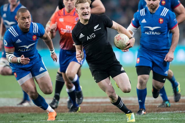 Damian McKenzie appeared to benefit from a controversial refereeing decision from John Lacey