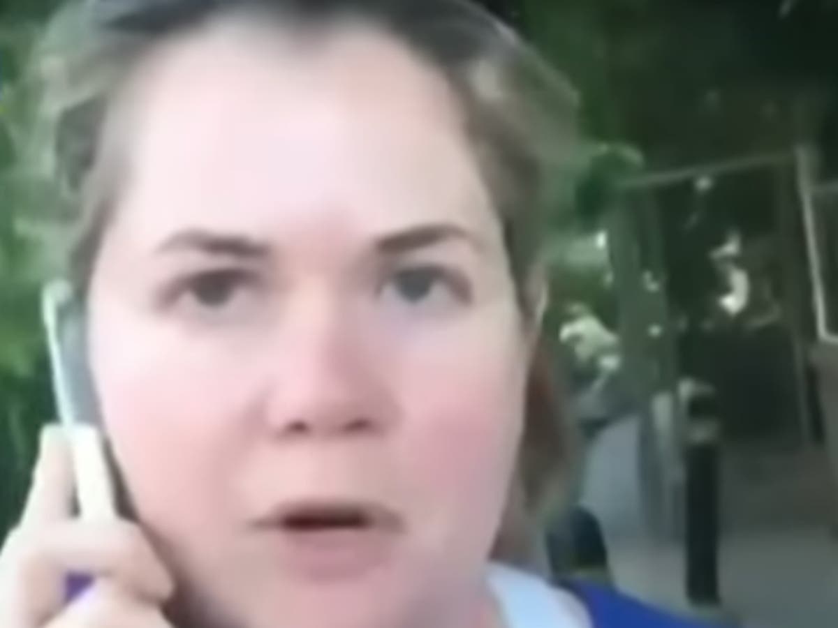 Permit Patty White Woman Calls Police On 8 Year Old Girl For Selling Water The Independent
