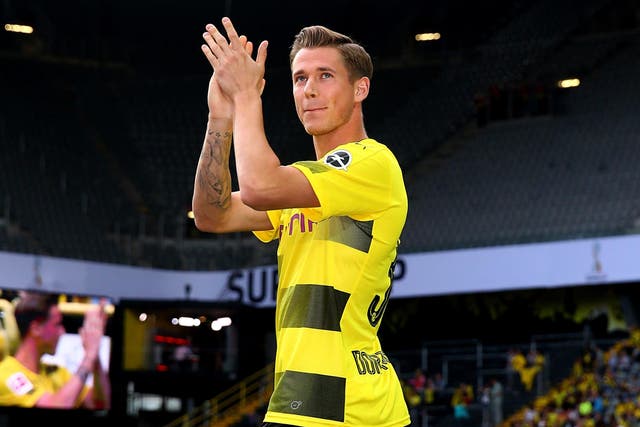 Erik Durm is expected in Huddersfield later this week to discuss a move from Borussia Dortmund