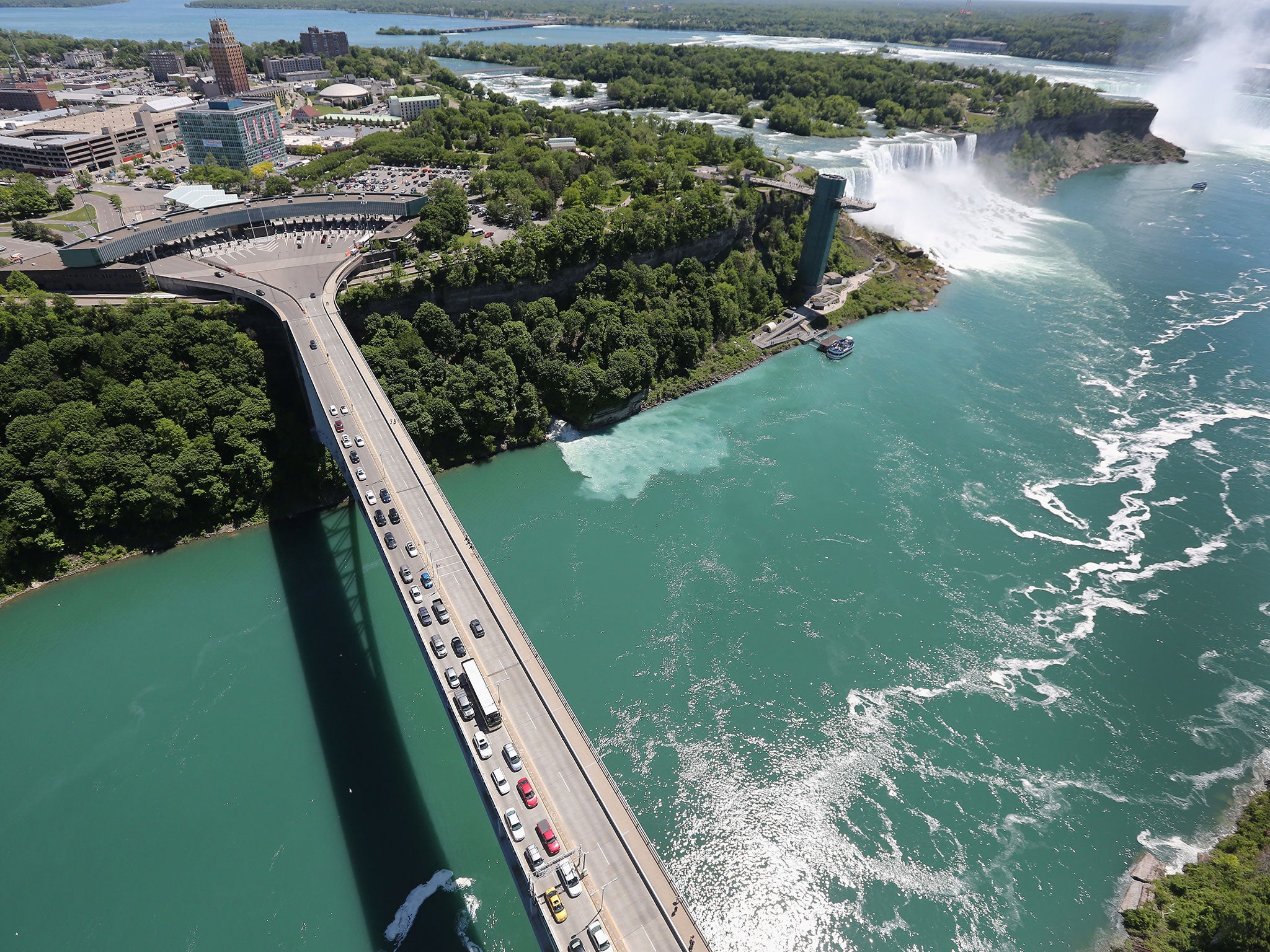 Niagara Falls Hotel Window Sex - Man survives 57-metre drop down Niagara Falls | The Independent | The  Independent