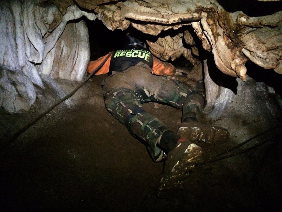 Какую вещь бекки нашли спасатели в пещере. Джон Джонс пещера Натти. Джонс Джонс пещера Натти Патти.