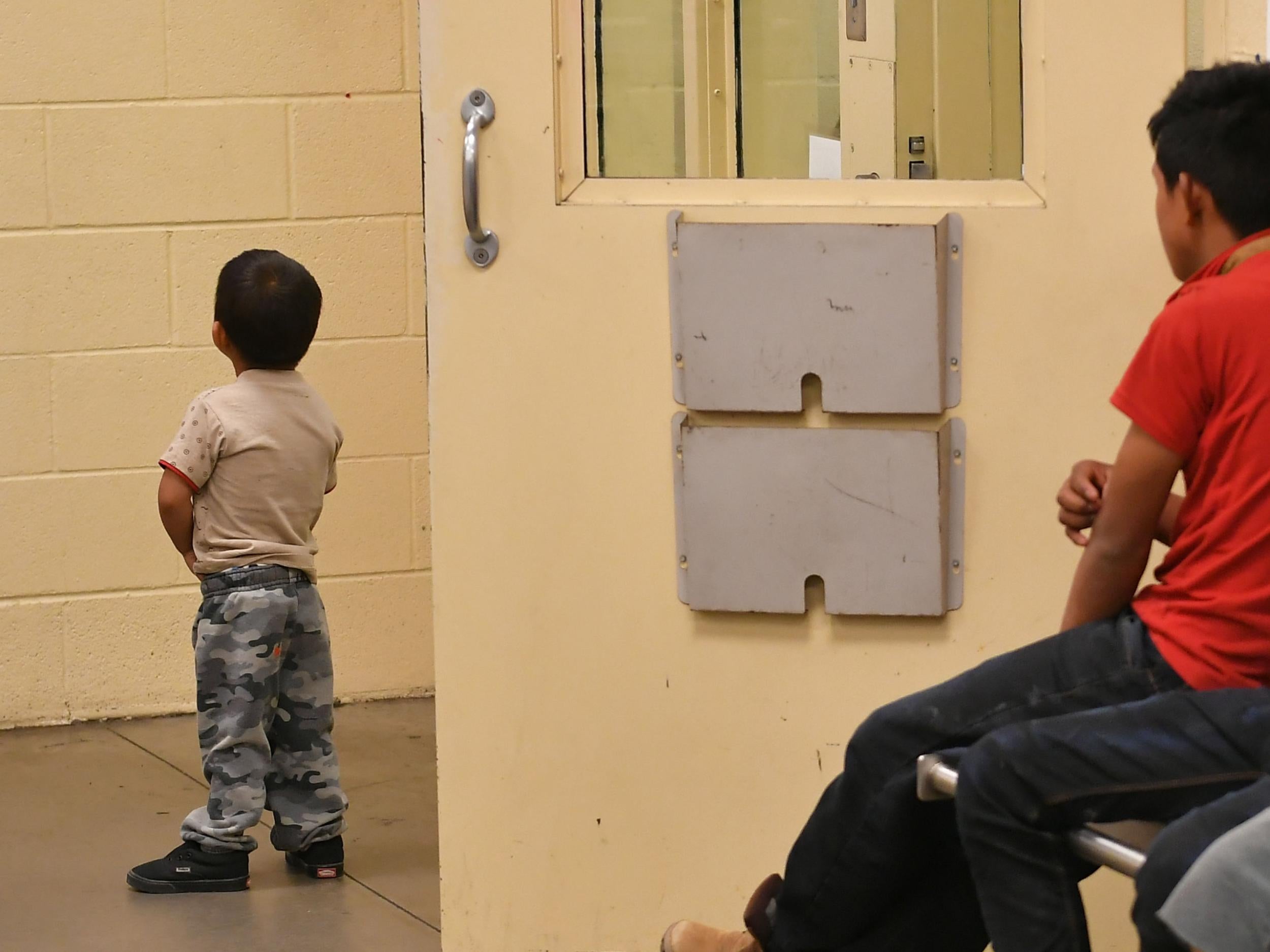 Migrant children as young as 3 being &apos;ordered into court alone&apos; for their own deportation proceedings