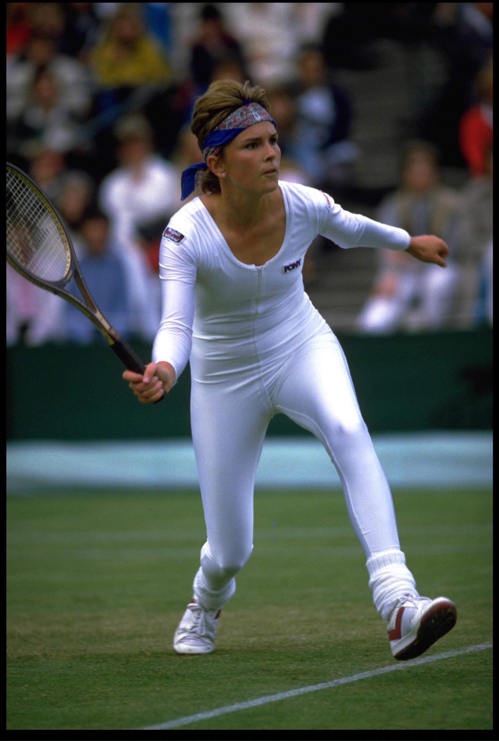 Report: Venus Williams' pink bra violated Wimbledon's 'all white